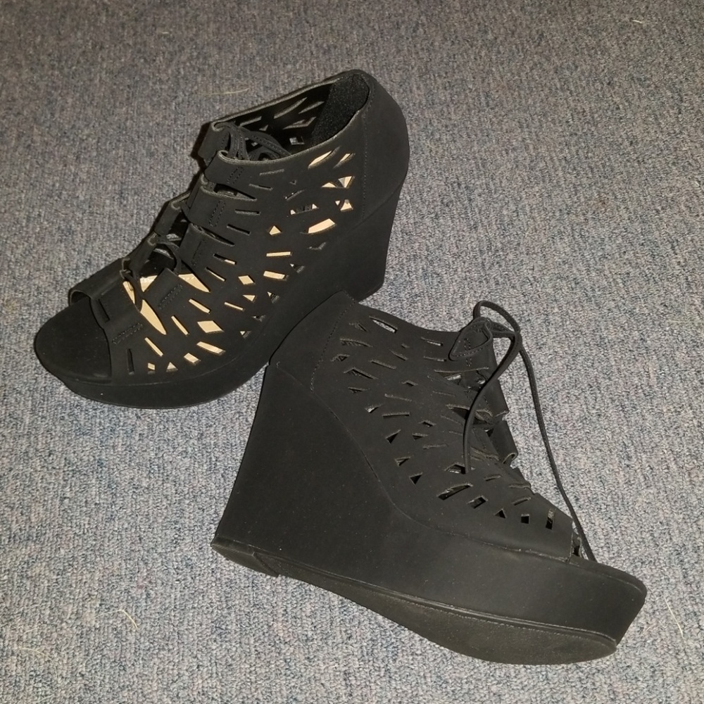 Report Black Lace-up Platform Pumps